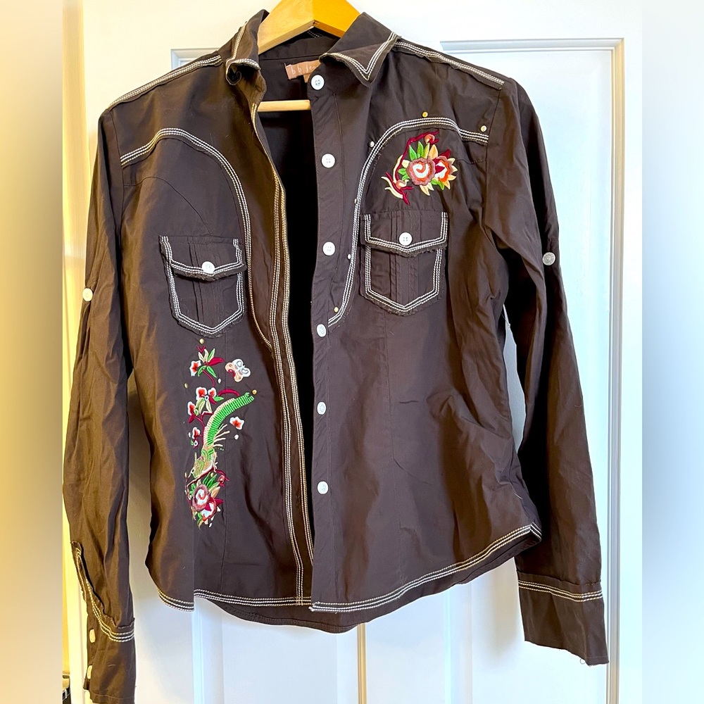 Light weight woman’s Western shirt